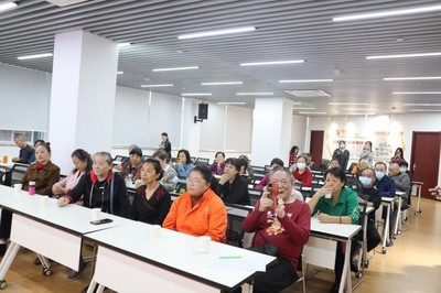健康重陽，科普先行——記武漢博士團(tuán)江岸區(qū)先鋒社區(qū)重陽節(jié)食品科普與咨詢活動(dòng)